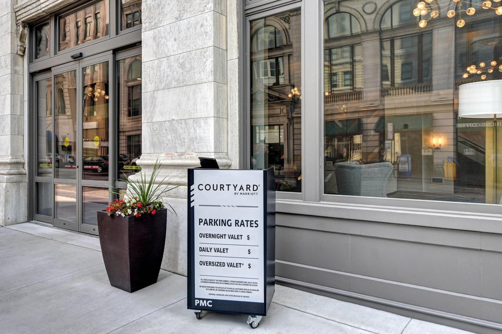 Courtyard By Marriott Cincinnati Downtown Exterior foto